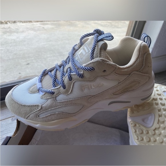 FILA Ray Tracer Chunky Sneaker Taupe white Beige neutral Tan 8.5 used - Picture 10 of 15